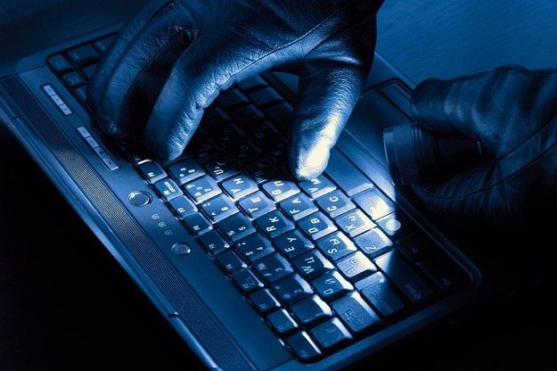 Πανδημία οι ηλεκτρονικές απάτες από χάκερ που αρπάζουν τραπεζικές καταθέσεις