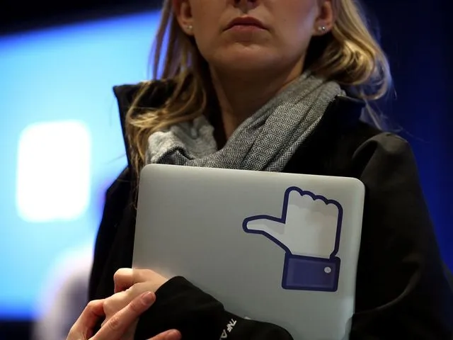 Νέο Facebook Messenger για τους χρήστες των Windows 10 Mobile