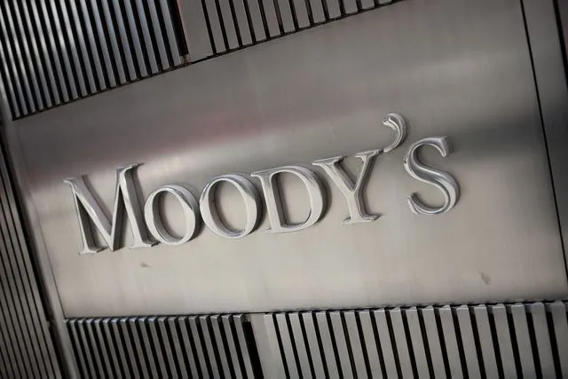 Moody's: Επιστρέφουν καταθέσεις στις ελληνικές τράπεζες