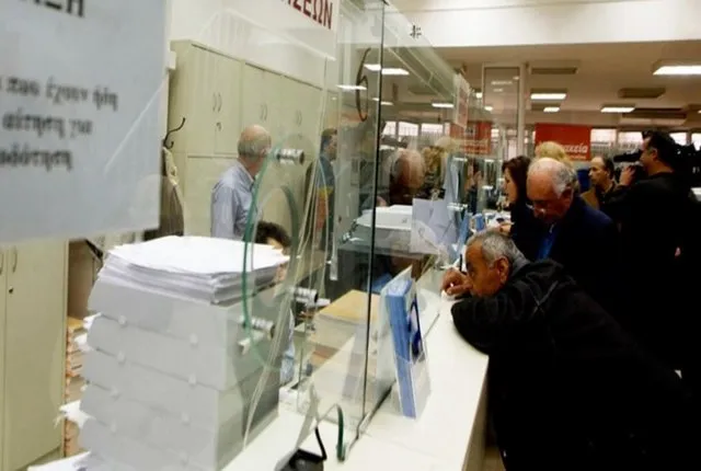 Απλήρωτες 120 χιλιάδες κύριες συντάξεις