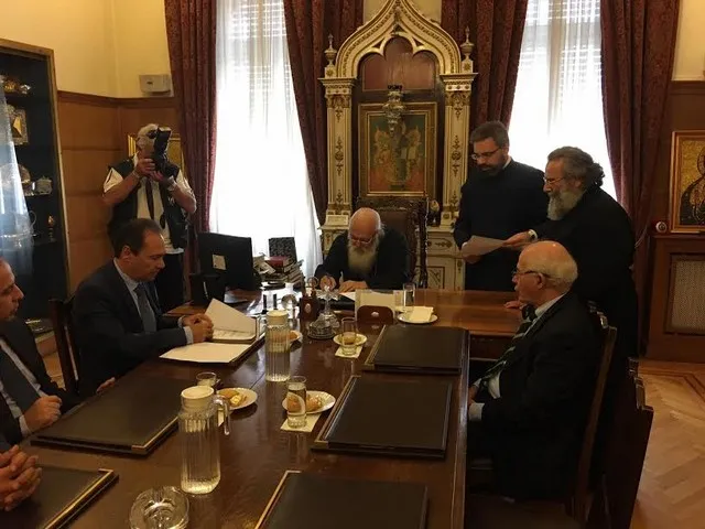 Η ΠΕΦ και η Αρχιεπισκοπή Αθηνών ανανέωσαν το σύμφωνο συνεργασίας για δωρεάν φάρμακα