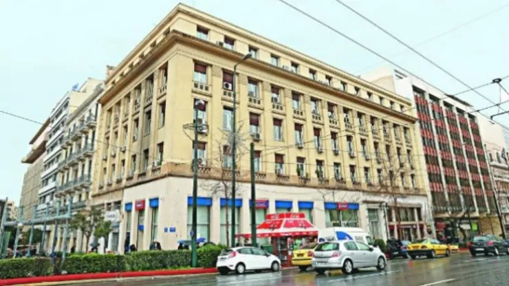 Ταμειακό πλεόνασμα 3,2 δισ. με πληρωμές 2 δισ. σε ιδιώτες