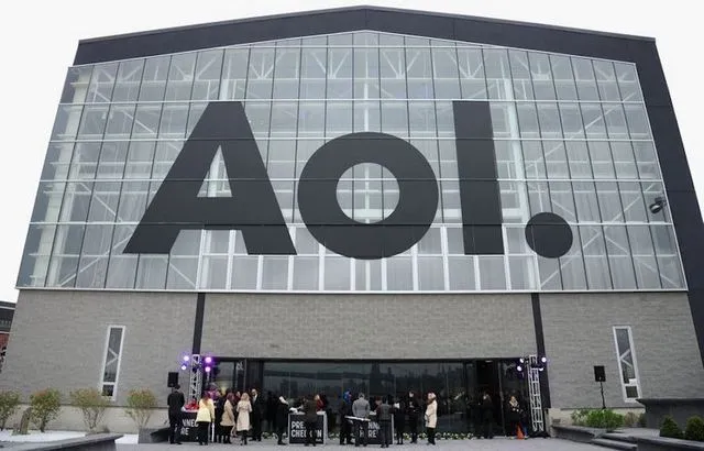 AOL: Περικόπτει το 5% του εργατικού της δυναμικού