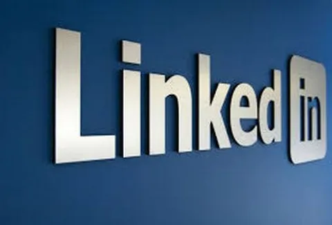 H Ρωσία μπλοκάρει το LinkedIn