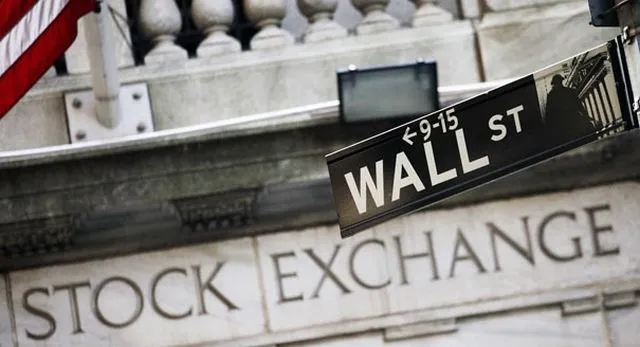 Κέρδη στη Wall Street με ώθηση από το πετρέλαιο