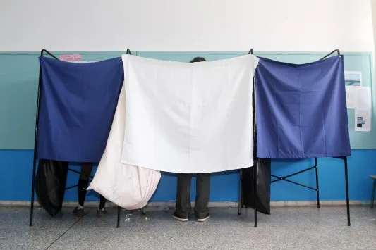 24%(!) μπροστά τη Νέα Δημοκρατία δίνει η Public Issue