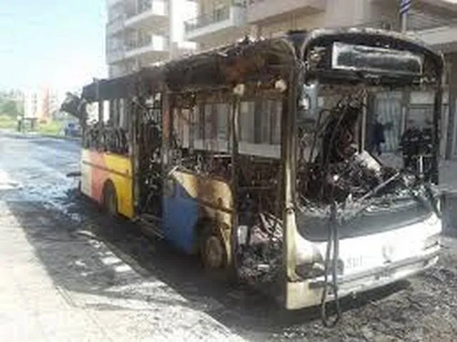 Στις φλόγες λεωφορείο γεμάτο επιβάτες στη Λεωφόρο Μεσογείων