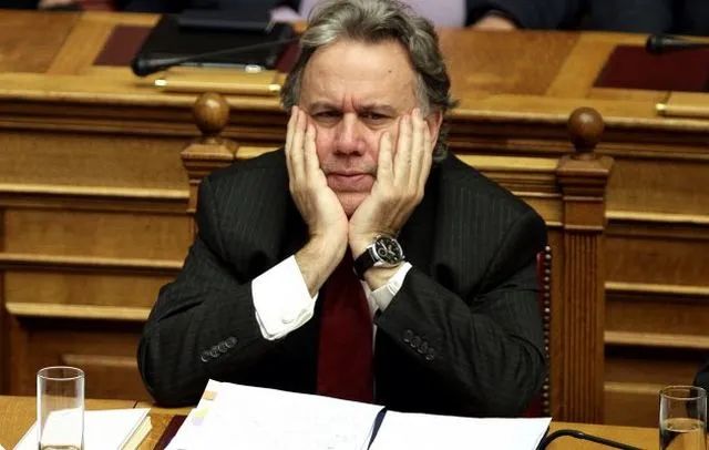 Μόνο στους φτωχούς τα κοινωνικά επιδόματα