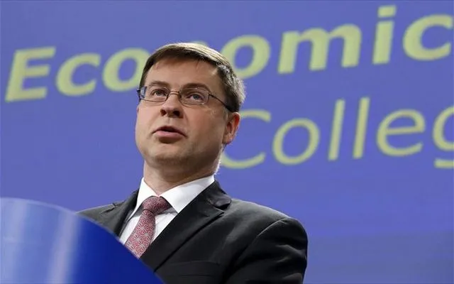 Ντομπρόβσκις: Η Κομισιόν θα διευκολύνει τη συμφωνία για το χρέος