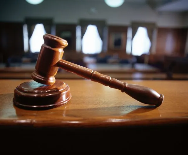 Δεν διαγράφονται τα χρέη όλων με δικαστική απόφαση!