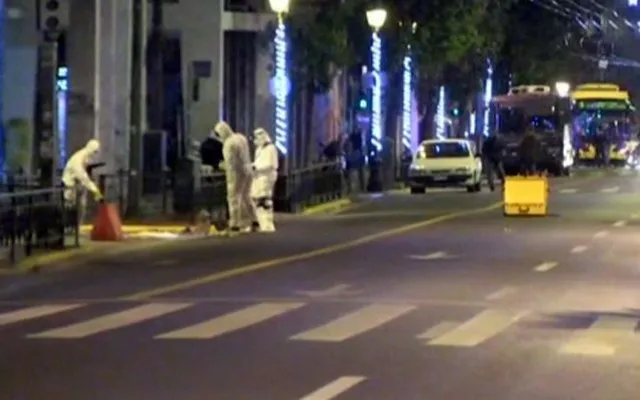 Τρεις ελεγχόμενες εκρήξεις στο υπουργείο Εργασίας στη Σταδίου