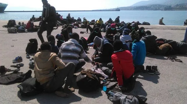 Διεθνής Αμνηστία: Πρόταση μεταφοράς των προσφύγων στα ηπειρωτικά