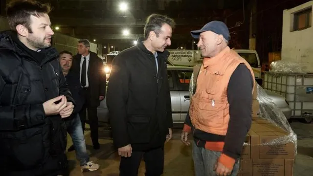 Επίσκεψη Μητσοτάκη στη διεύθυνση καθαριότητας του δήμου Αθηναίων