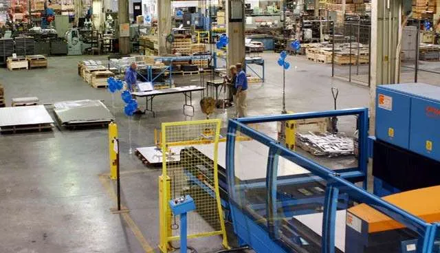 Σε χαμηλά έτους ο ελληνικός PMI
