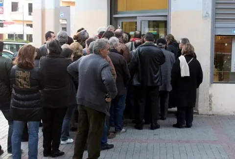 Στο τραπέζι και πάλι το χαράτσι στις τραπεζικές συναλλαγές