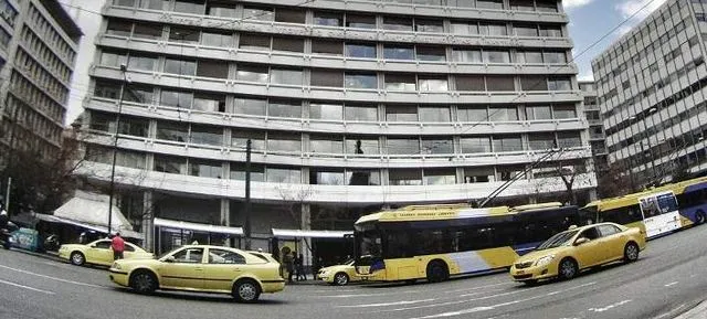 Bραδινή τηλεδιάσκεψη οικονομικού επιτελείου-υπ. Εργασίας και θεσμών