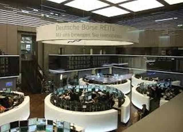Αποδυναμωμένος πλέον ο CEO της Deutsche Boerse