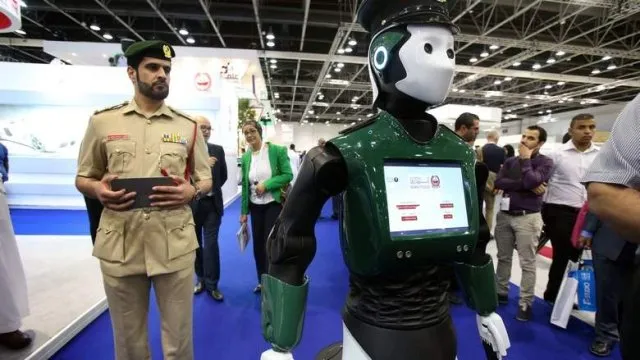 Ο πρώτος «Robocop» στον πλανήτη... έπιασε δουλειά!