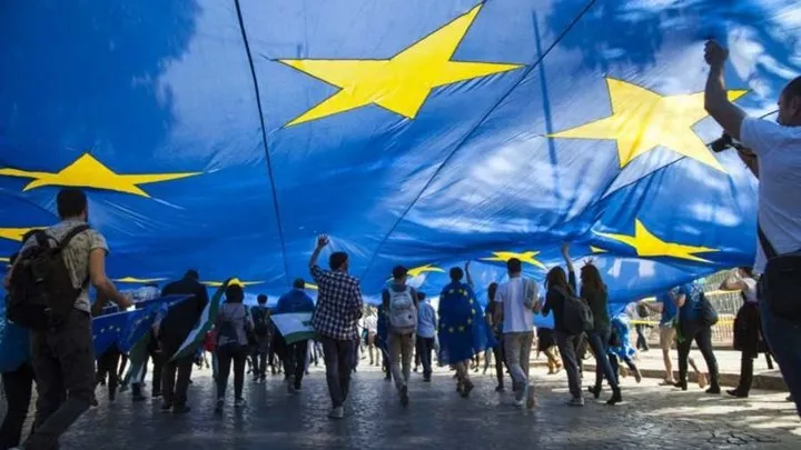 ETUC: Απαράδεκτη η επίθεση του ΔΝΤ στα εργασιακά