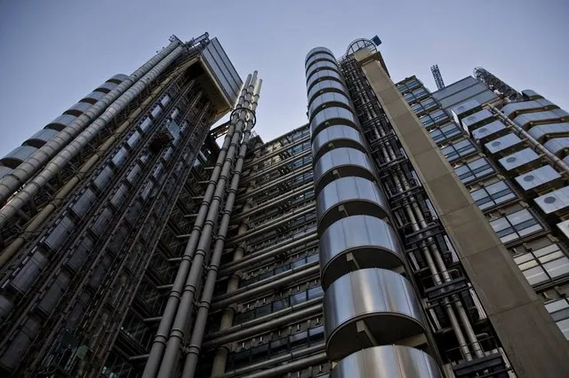 Μετακομίζει Βρυξέλλες η Lloyd's του Λονδίνου