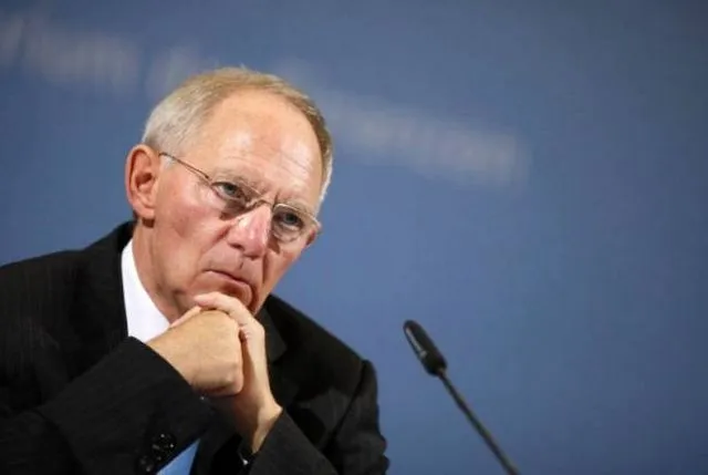 Στο πλευρό του Μακρόν ο Σόιμπλε για ενίσχυση της ευρωζώνης