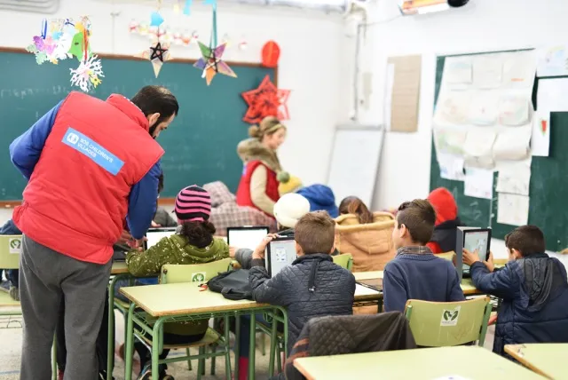 Ίδρυμα Vodafone: Υλοποιεί τα Instant Classrooms στην Ελλάδα