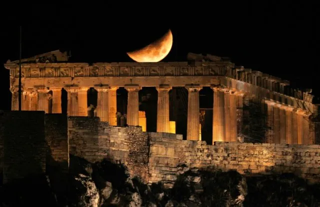 NY Times: Η Αθήνα ανάμεσα στους «καυτούς» προορισμούς του 2017
