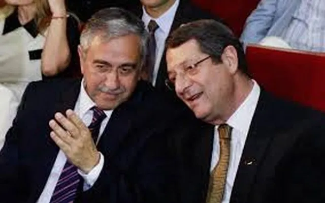 Τι είπαν στην επανέναρξη των συνομιλιών Αναστασιάδης - Ακιντζί