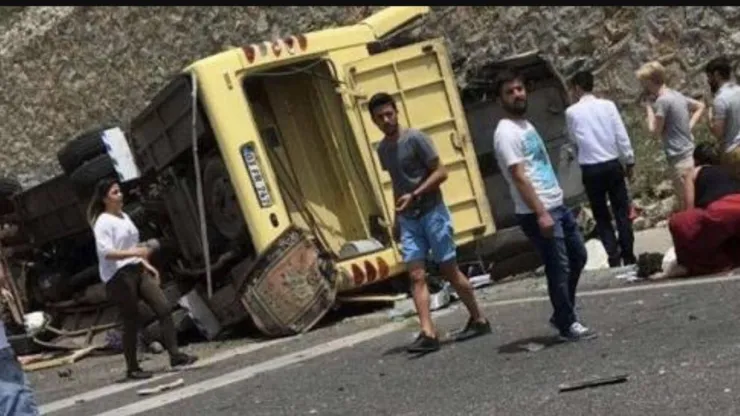 Toυρκία: Τουλάχιστον πέντε νεκροί και 40 τραυματίες από ανατροπή λεωφορείου