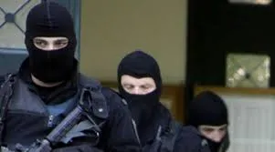 Συνελήφθη συνταξιούχος αστυνομικός που έστελνε σφαίρες στους πολιτικούς