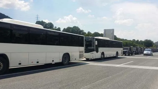 Μπλόκο σε αυτοκινητοπομπή του ΝΑΤΟ από το ΚΚΕ