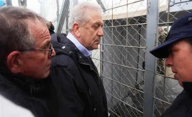Στη Λέσβο Αβραμόπουλος και Μουζάλας
