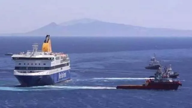Διαρροή πετρελαιοειδών από τις δεξαμενές του Blue Star Patmos