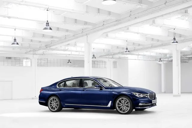 BMW: Παρουσιάζει στο Μόναχο τη νέα BMW Individual M760Li