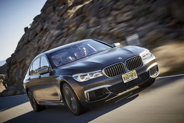 H vέα BMW M760Li xDrive
