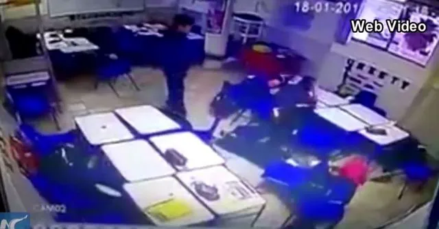 Σοκαριστικό βίντεο: Μαθητής πυροβολεί δασκάλα και συμμαθητές του σε αμερικανικό σχολείο στο Μεξικό