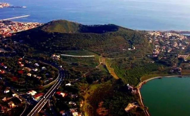 Κίνδυνος έκρηξης του υπερηφαιστείου των Φλεγραίων Πεδίων