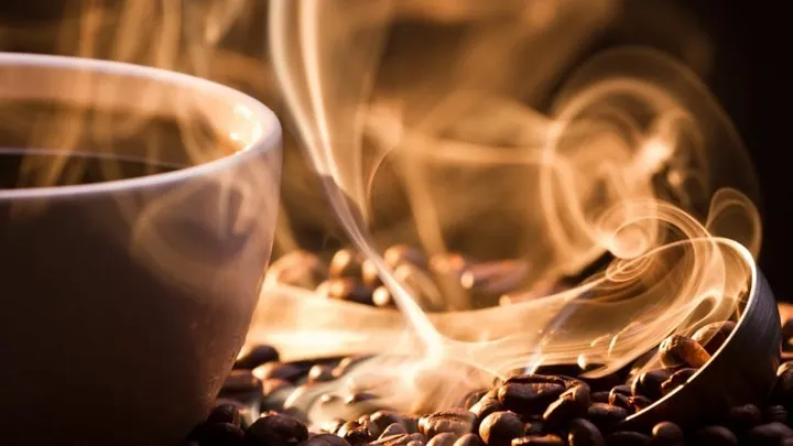 «Goth latte» αυτή είναι η νέα τάση στον καφέ