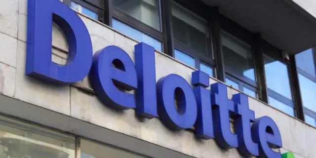 Deloitte: Έρχονται τρία νέα bootcamps προγραμματιστών για προσλήψεις 
