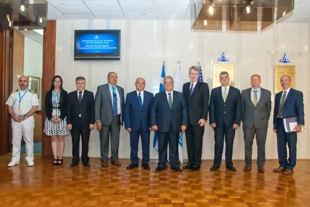 Τι είδε στην ΕΑΒ ο πρέσβης των ΗΠΑ