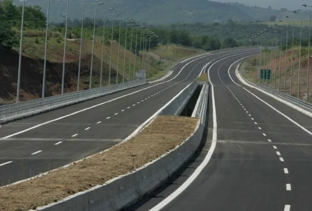 Νεκρός σε χαράδρα στην Εγνατία διακινητής μεταναστών 
