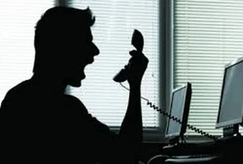 «Κλωτσούν» οι τράπεζες στις αλλαγές λειτουργίας των εισπρακτικών εταιριών