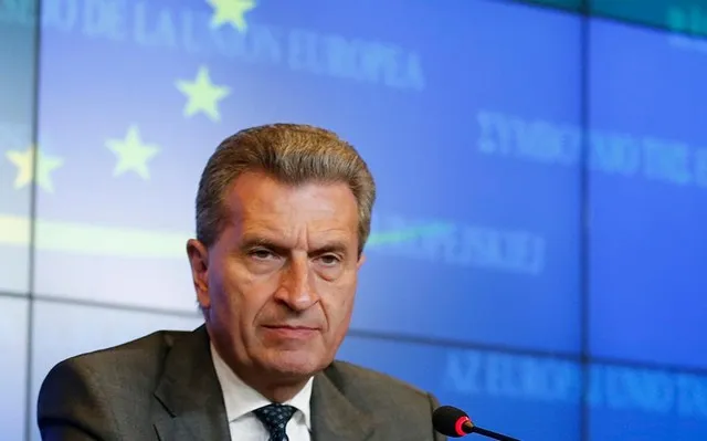 Έτινγκερ: Να δώσουμε άλλα €2 δισ. στην Τουρκία για το Προσφυγικό