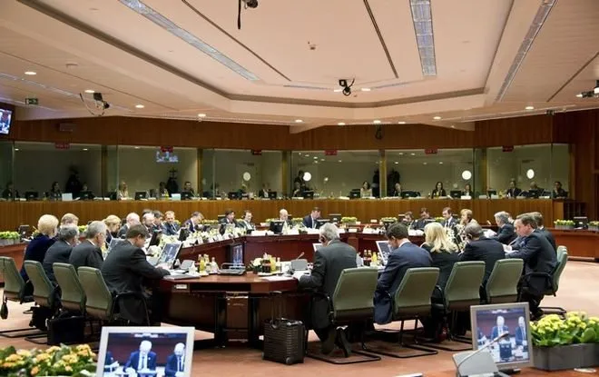 Θεσμοί: Κόφτης με ψηφισμένα μέτρα, αλλά με «παράθυρο» μη εφαρμογής