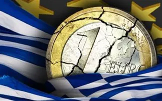 Telegraph: Η Ελλάδα δεν έπρεπε ποτέ να μπει στο ευρώ