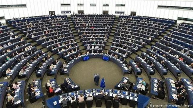 Μπλόκο από Ευρωβουλή στο αίτημα ακύρωσης πώλησης των 14 αεροδρομίων