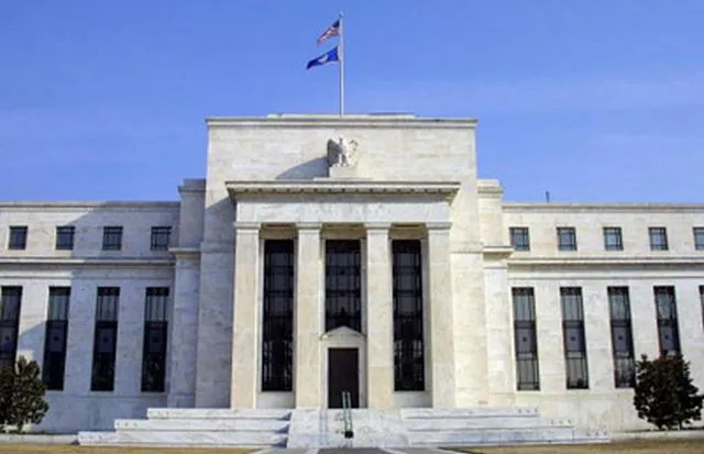 Evans (Fed): Πιθανή μια τριπλή αύξηση των επιτοκίων το 2017
