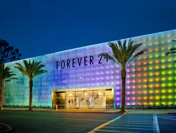 Ντεμπούτο της «Forever 21» στην Ελλάδα, εγκαινιάζεται το πρώτο κατάστημα