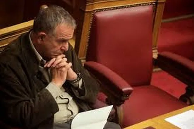 Υπέρ των κλειστών κέντρων κράτησης ο Μουζάλας
