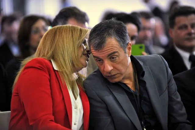 Κεντροαριστερά: «Πεδίο μάχης» η ηλεκτρονική ψηφοφορία για ΠΑΣΟΚ-Ποτάμι